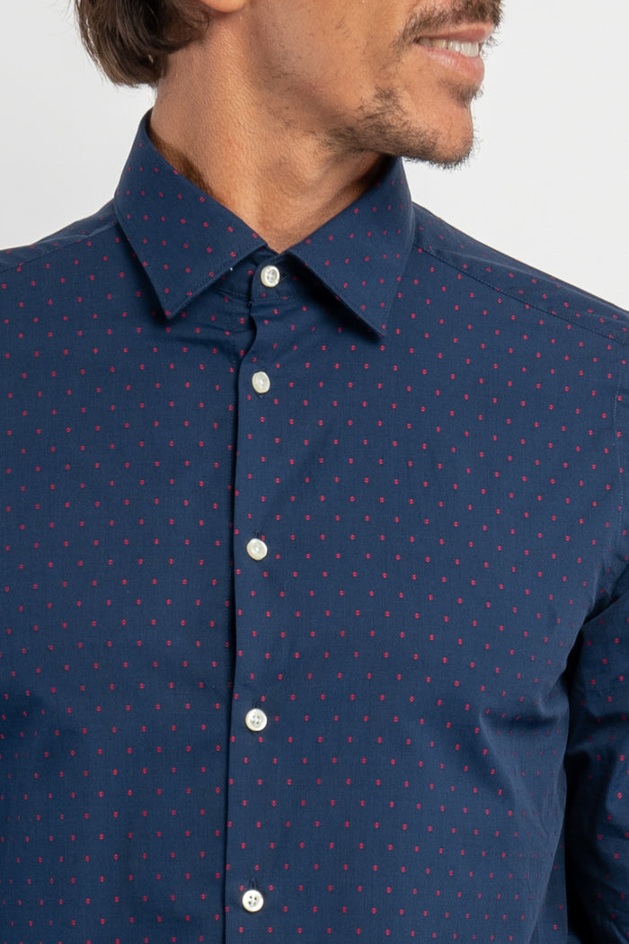 Camicia con ricami a pois in 100% cotone