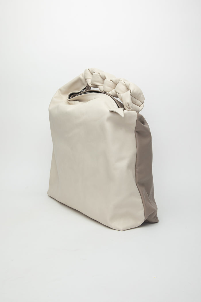Margareth borsa asimmetrica avorio/fango realizzata in morbida nappa di vitello-2
