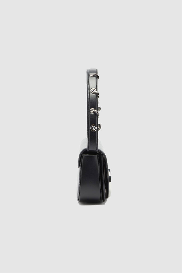 1DR -Iconica borsaa spalla in pelle con charms sul manico-3