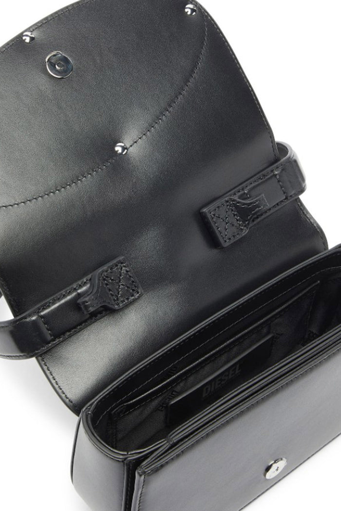 1DR -Iconica borsaa spalla in pelle con charms sul manico-4