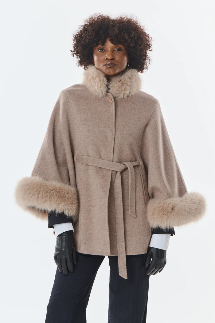 Niki Mantella in misto lana e cashmere con pelliccia sintetica-1