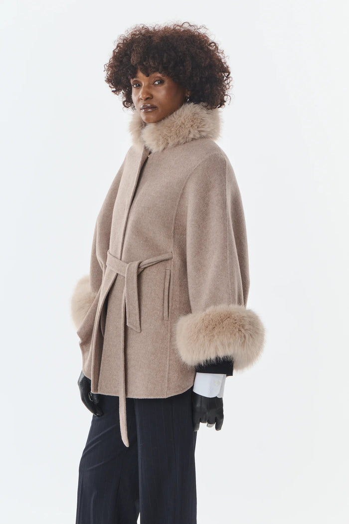 Niki Mantella in misto lana e cashmere con pelliccia sintetica-2