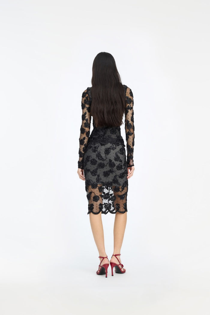 Top a maniche lunghe in rete con fiori-4