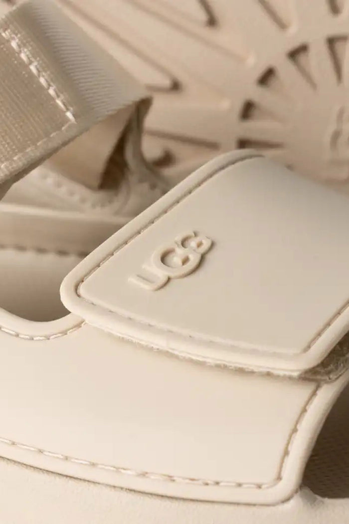 Donna Sandali GoldenGlow-5