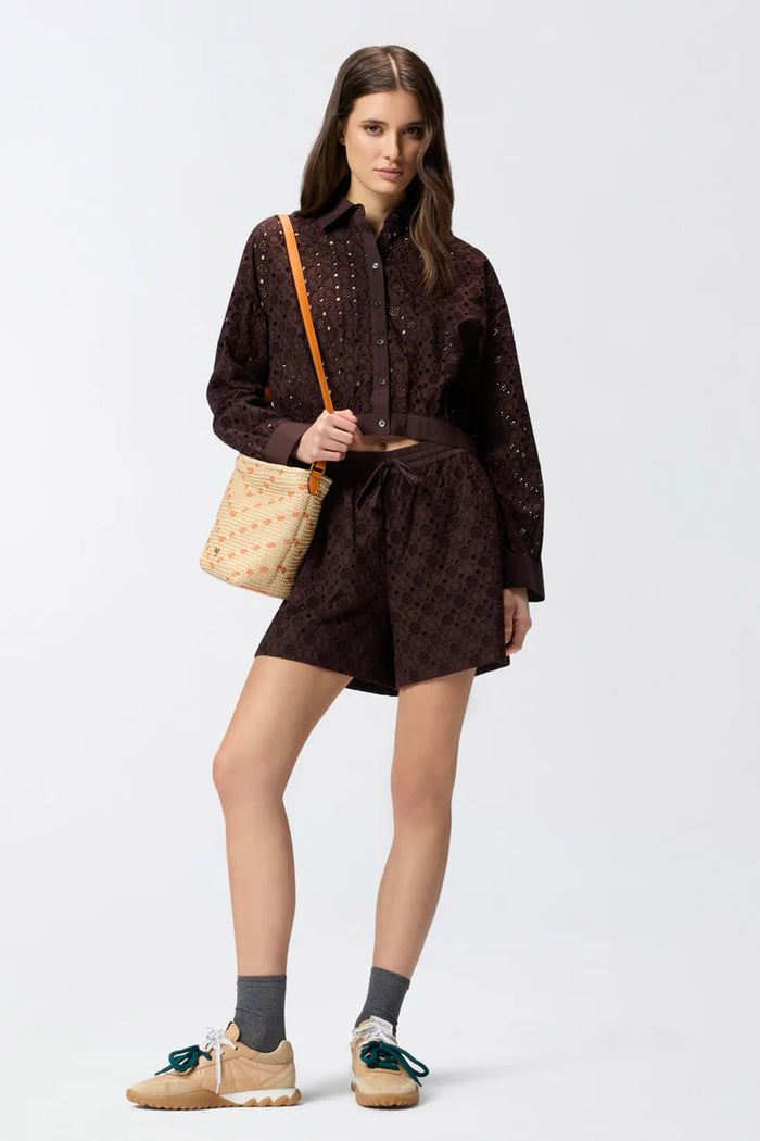 Camicia cropped con ricamo sangallo-5