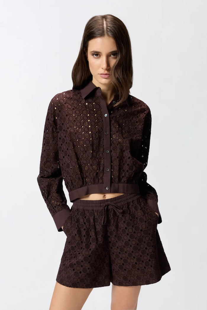 Camicia cropped con ricamo sangallo-6