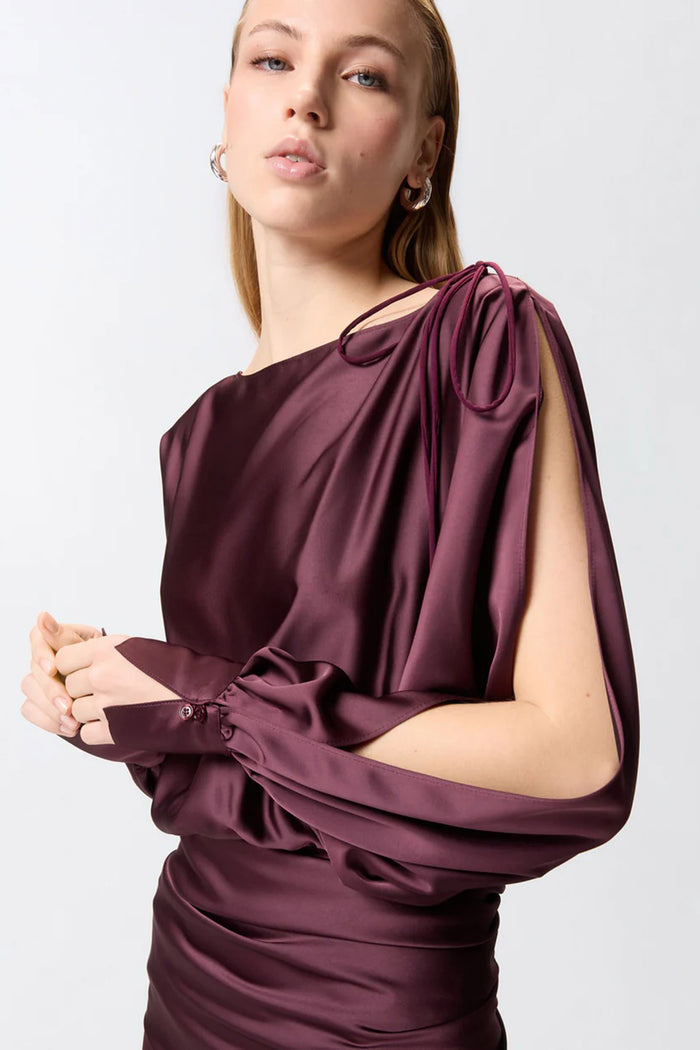 Abito lungo in satin con drappeggio-3