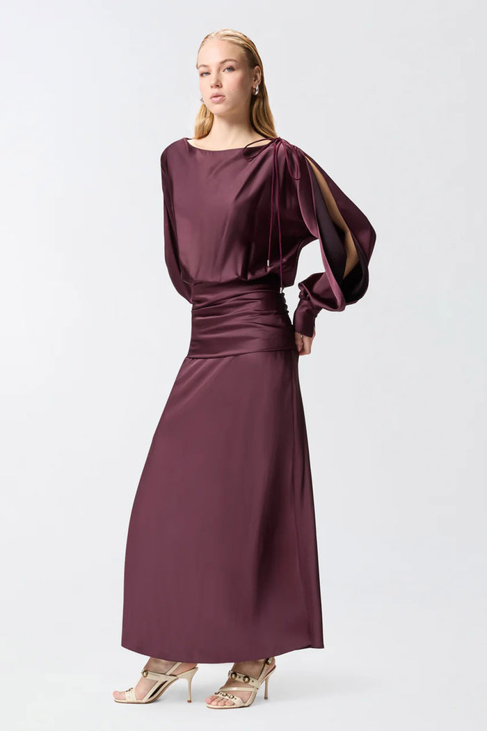 Abito lungo in satin con drappeggio-5