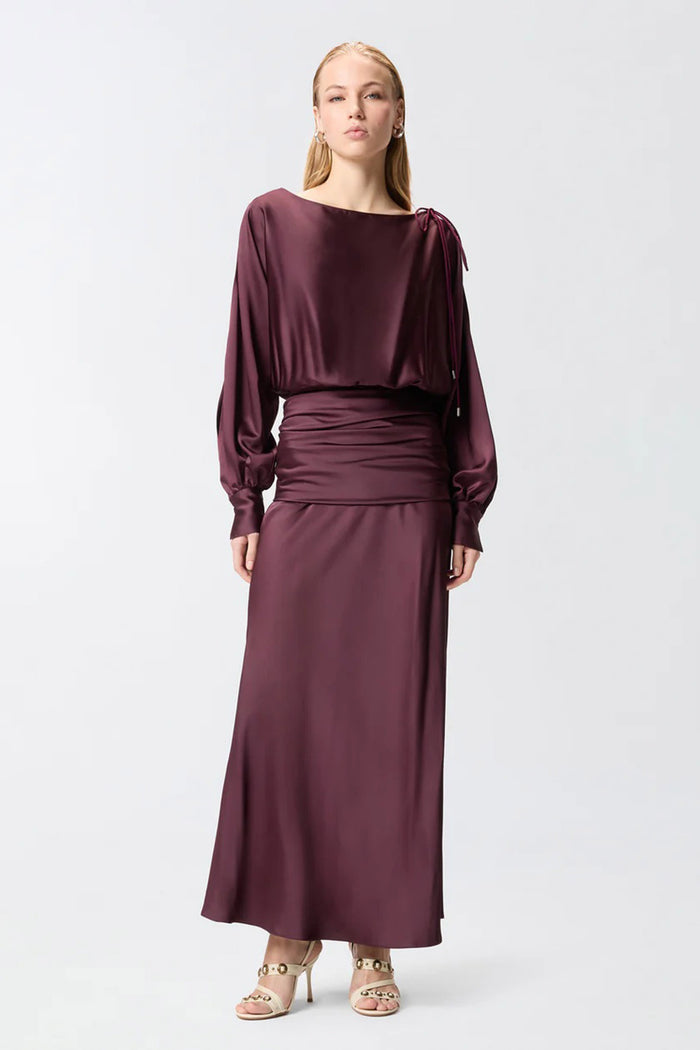 Abito lungo in satin con drappeggio-6