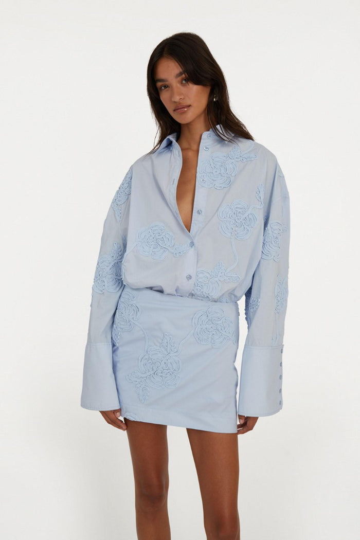 Camicia oversize a fiori di colore azzurro-6