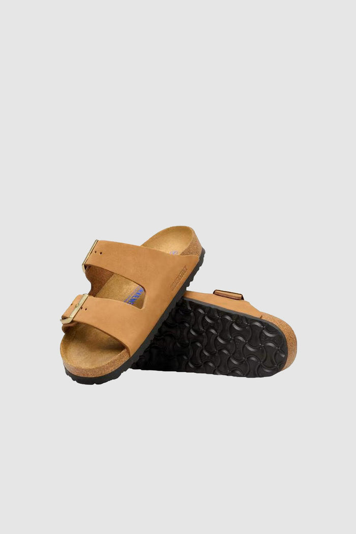 Arizona plantare morbido Pelle Nubuck Close-up with a female model<BR/>-2