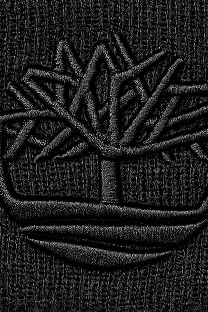 Berretto con Ricamo 3D in colore nero-3