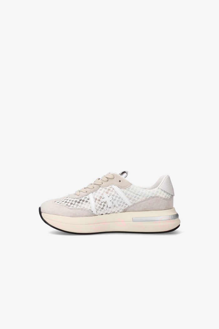 Cassie 7390-2