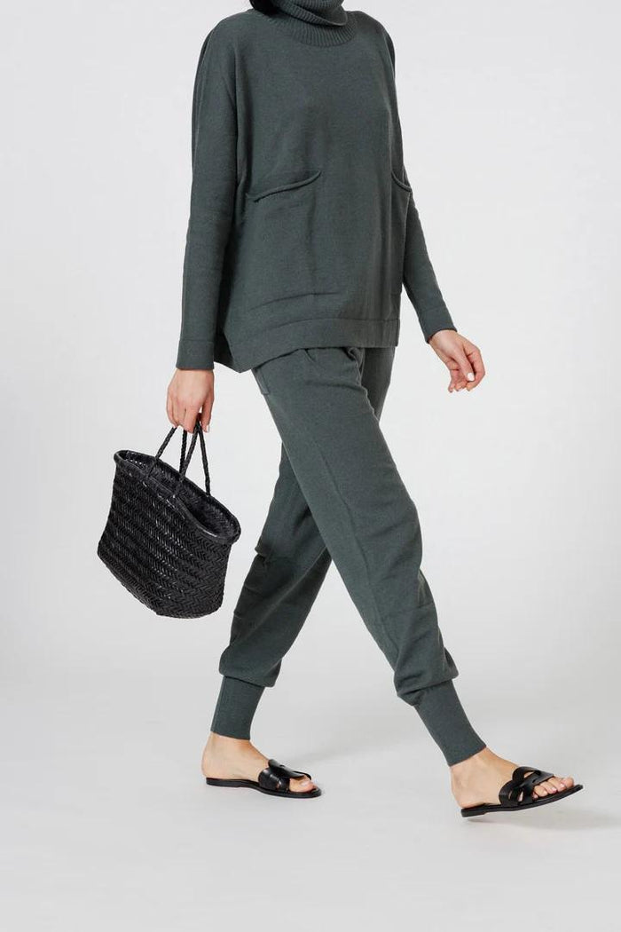 Triple Jump Small Black-6