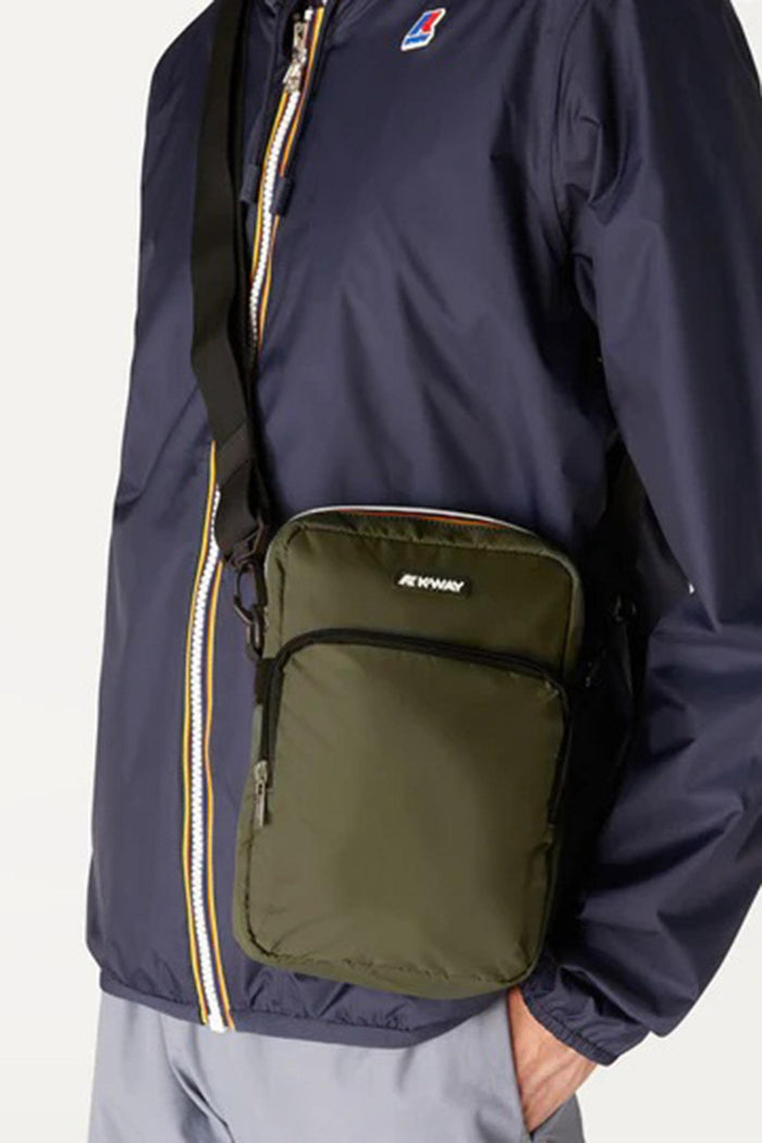 Borsa a Spalla Unisex Blu per Uso Cittadino con Design Impermeabile-4