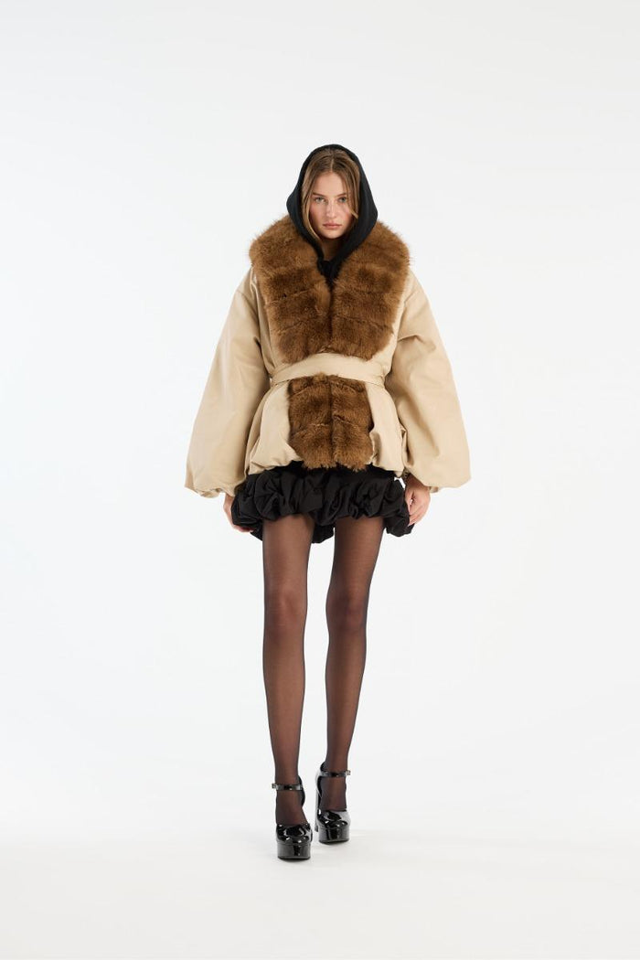 Giacca con collo in pelliccia sintetica beige-6