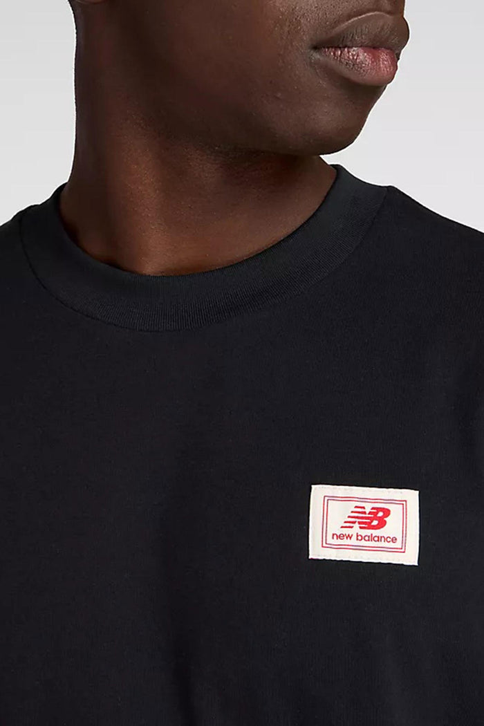 T-shirt con etichetta tessuta-4