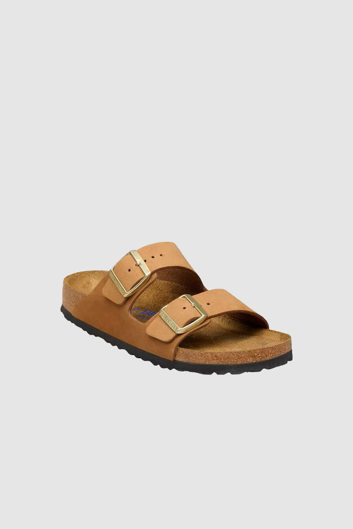 Arizona plantare morbido Pelle Nubuck Close-up with a female model<BR/>-4